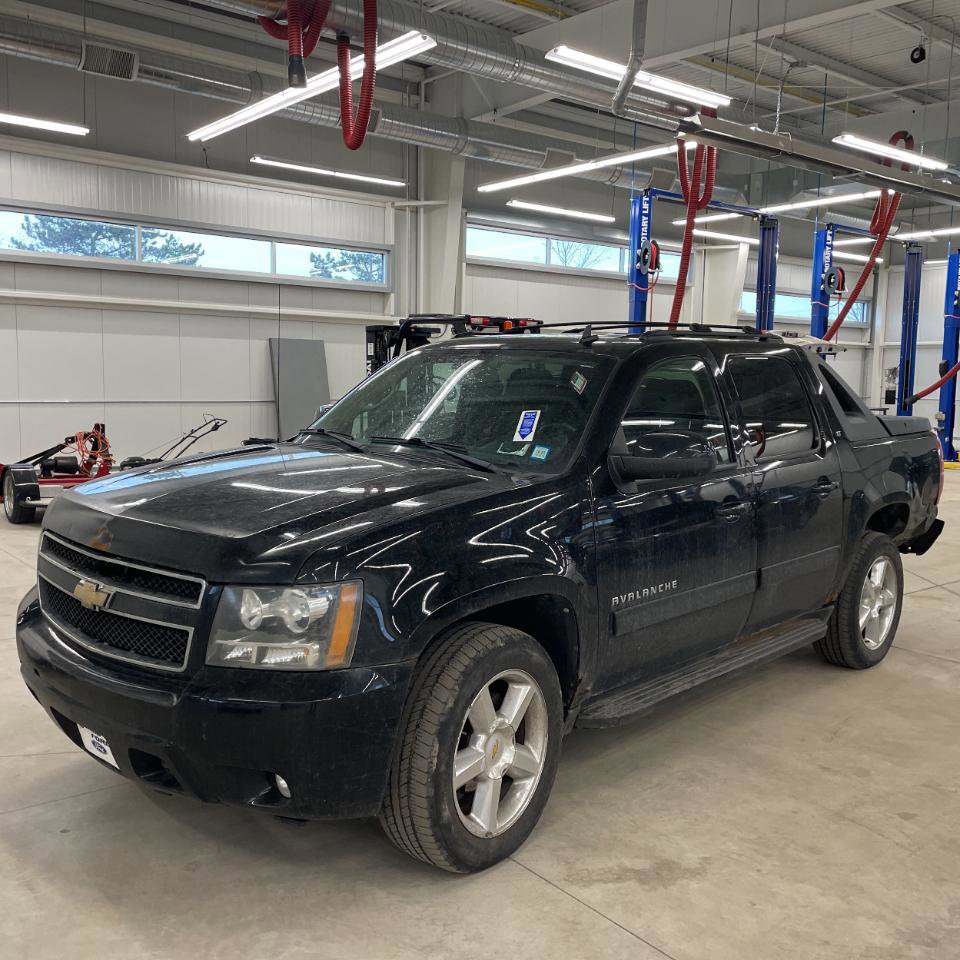 Used 2011 Chevrolet Avalanche LT AWD/4WD image 3