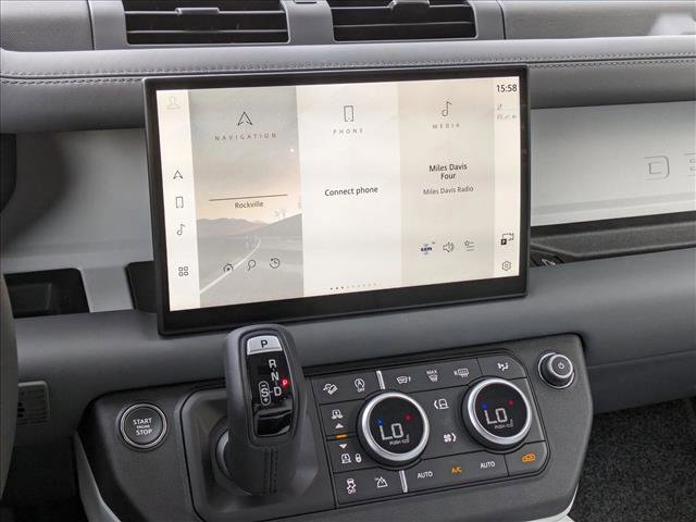 New 2025 Land Rover Defender 110 X-Dynamic SE image 9