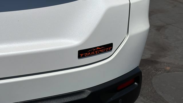 Used 2023 Honda Pilot TrailSport image 11