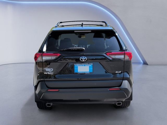 Used 2023 Toyota RAV4 XLE Premium image 8