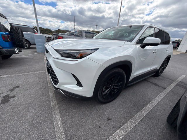 Used 2024 Toyota Grand Highlander AWD image 13