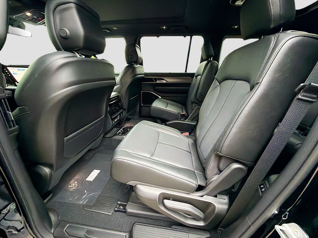New 2026 Jeep Grand Wagoneer Limited AWD/4WD image 23