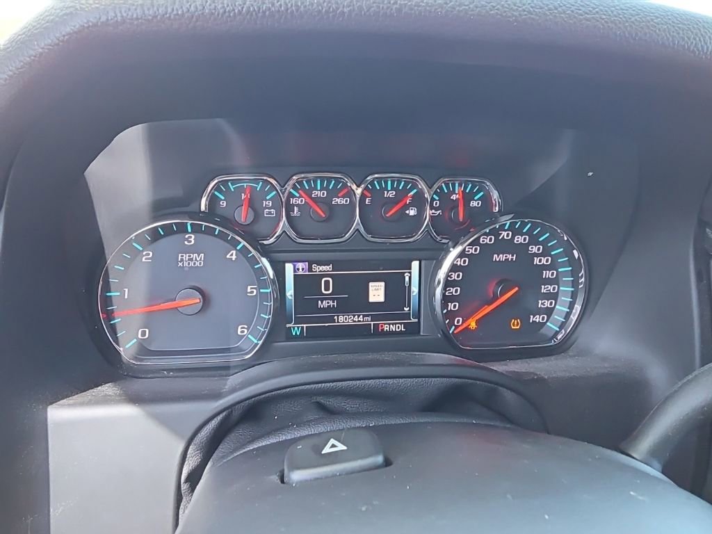 Used 2018 Chevrolet Suburban Premier AWD/4WD image 16