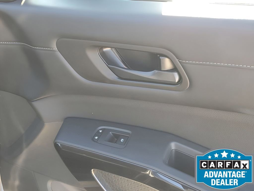 Used 2025 Nissan Pathfinder SV image 50