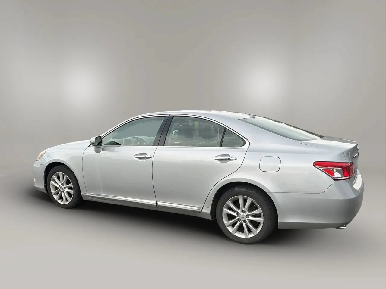 Used 2011 Lexus ES 350 FWD image 2