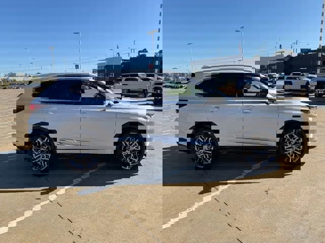 Used 2023 Acura MDX SH-AWD w/ Advance Package image 6