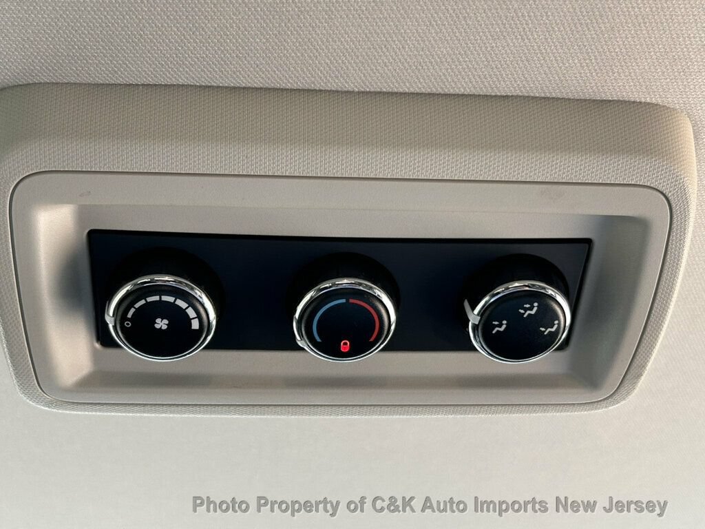 Used 2019 Dodge Grand Caravan SE w/ UConnect Hands-Free Group FWD image 33