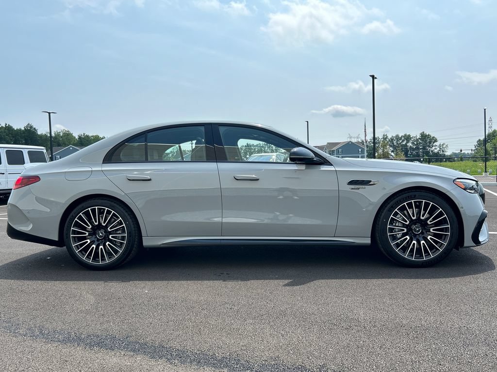 New 2027 Mercedes-Benz E 53 AMG e 4MATIC Sedan image 9