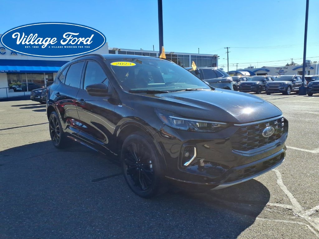 Used 2023 Ford Escape ST-Line Elite AWD/4WD image 4