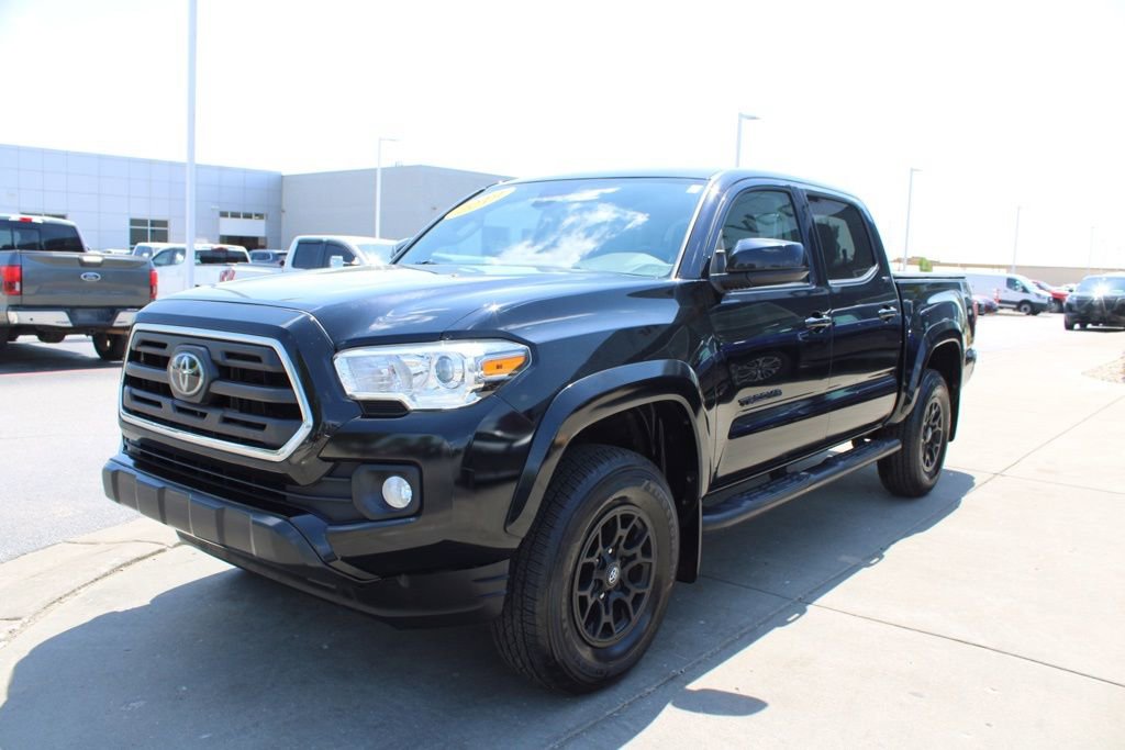 Used 2019 Toyota Tacoma SR5 AWD/4WD image 3