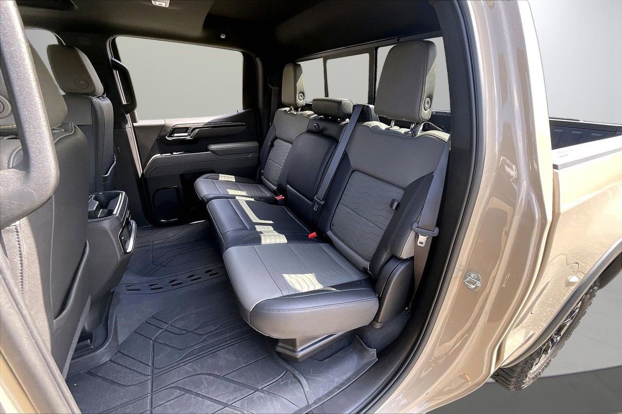 Used 2022 Chevrolet Silverado 1500 ZR2 w/ Technology Package image 24