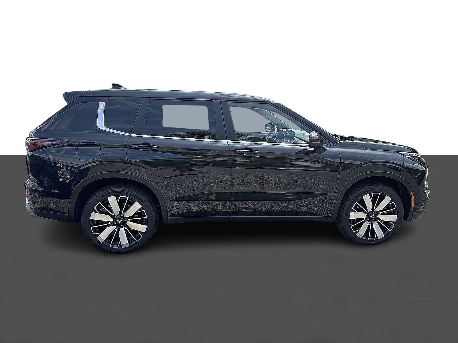 New 2025 Mitsubishi Outlander SE image 3