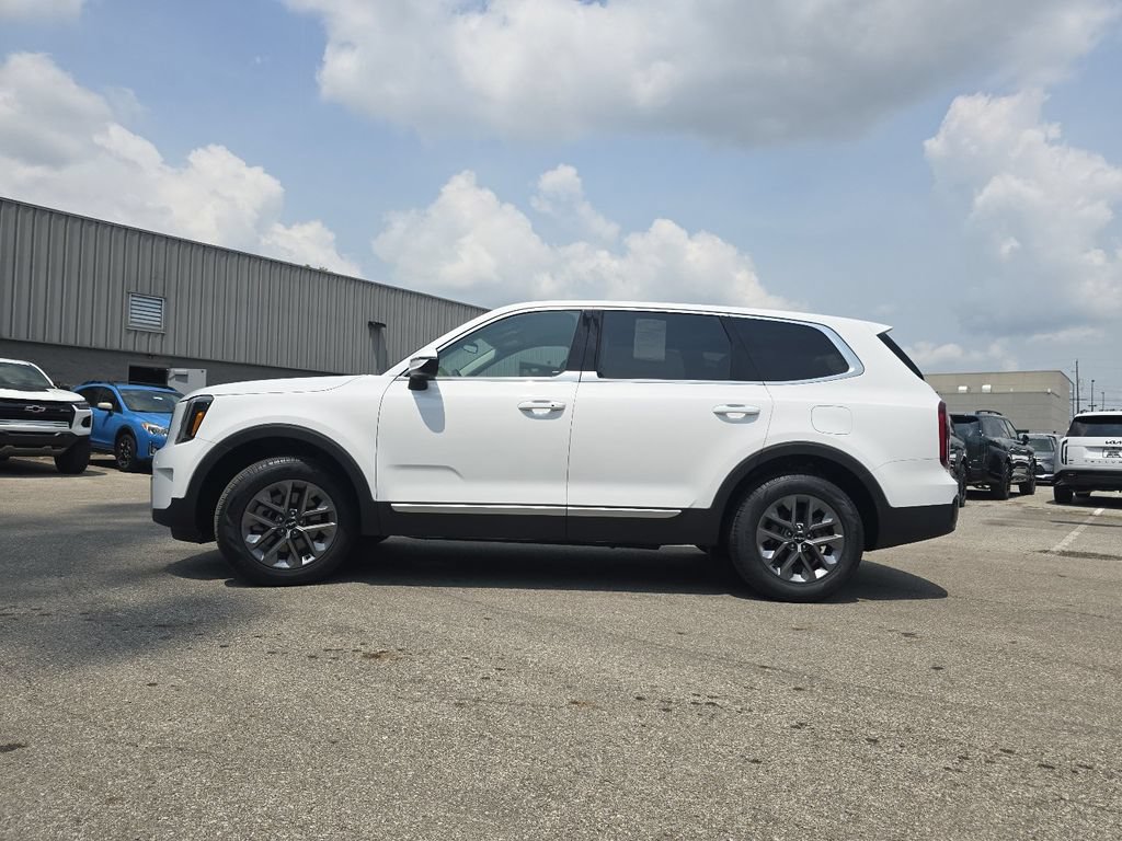 Used 2024 Kia Telluride LX FWD image 13