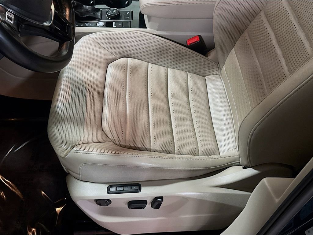 Used 2018 Volkswagen Atlas SEL Premium image 24