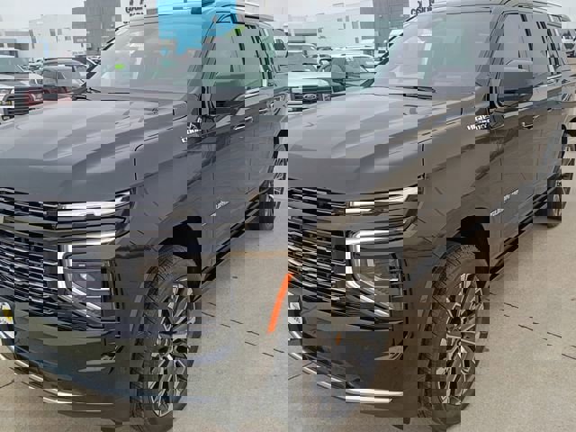 New 2026 Chevrolet Suburban High Country image 3