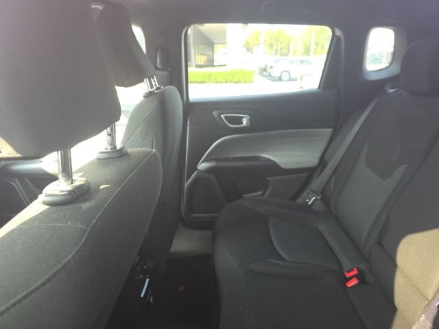 Used 2023 Jeep Compass Sport AWD/4WD image 13