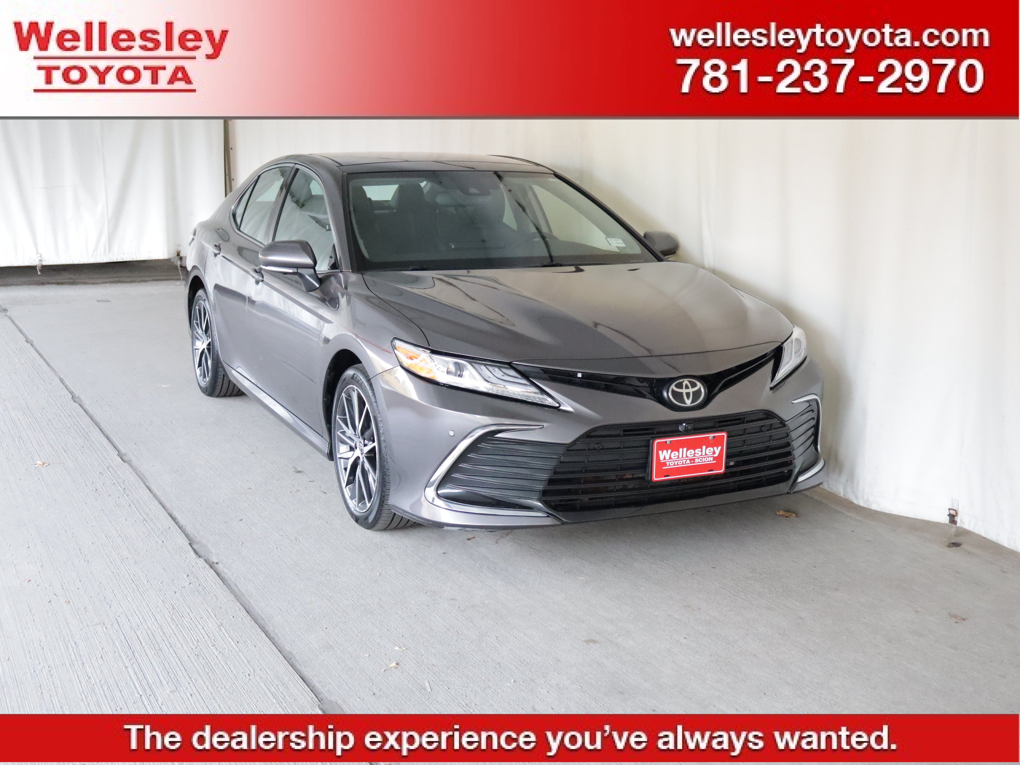 Used 2021 Toyota Camry XLE w/ Navigation Package AWD/4WD image 1