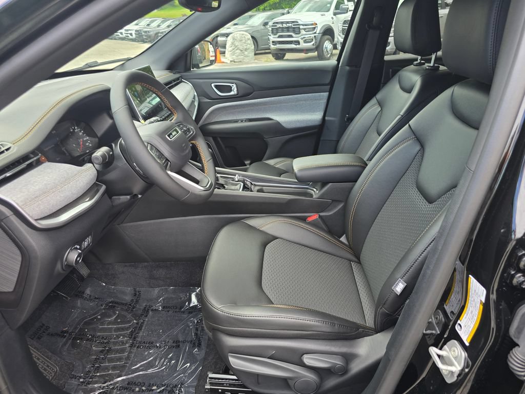 New 2026 Jeep Compass Latitude AWD/4WD image 4