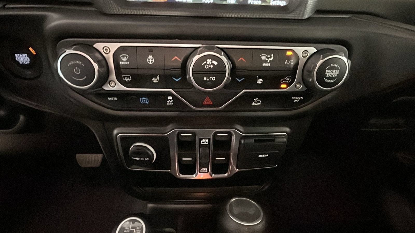 Used 2023 Jeep Wrangler Unlimited w/ Cold Weather Group AWD/4WD image 26