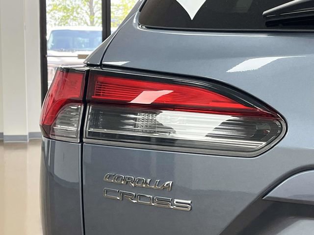 Used 2024 Toyota Corolla Cross XLE image 12