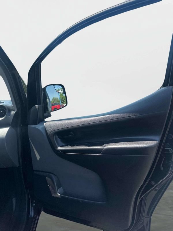 Used 2015 Nissan NV200 SV w/ Technology Package FWD image 11