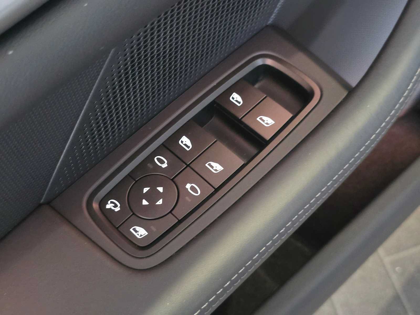 New 2026 Porsche Taycan AWD/4WD image 24