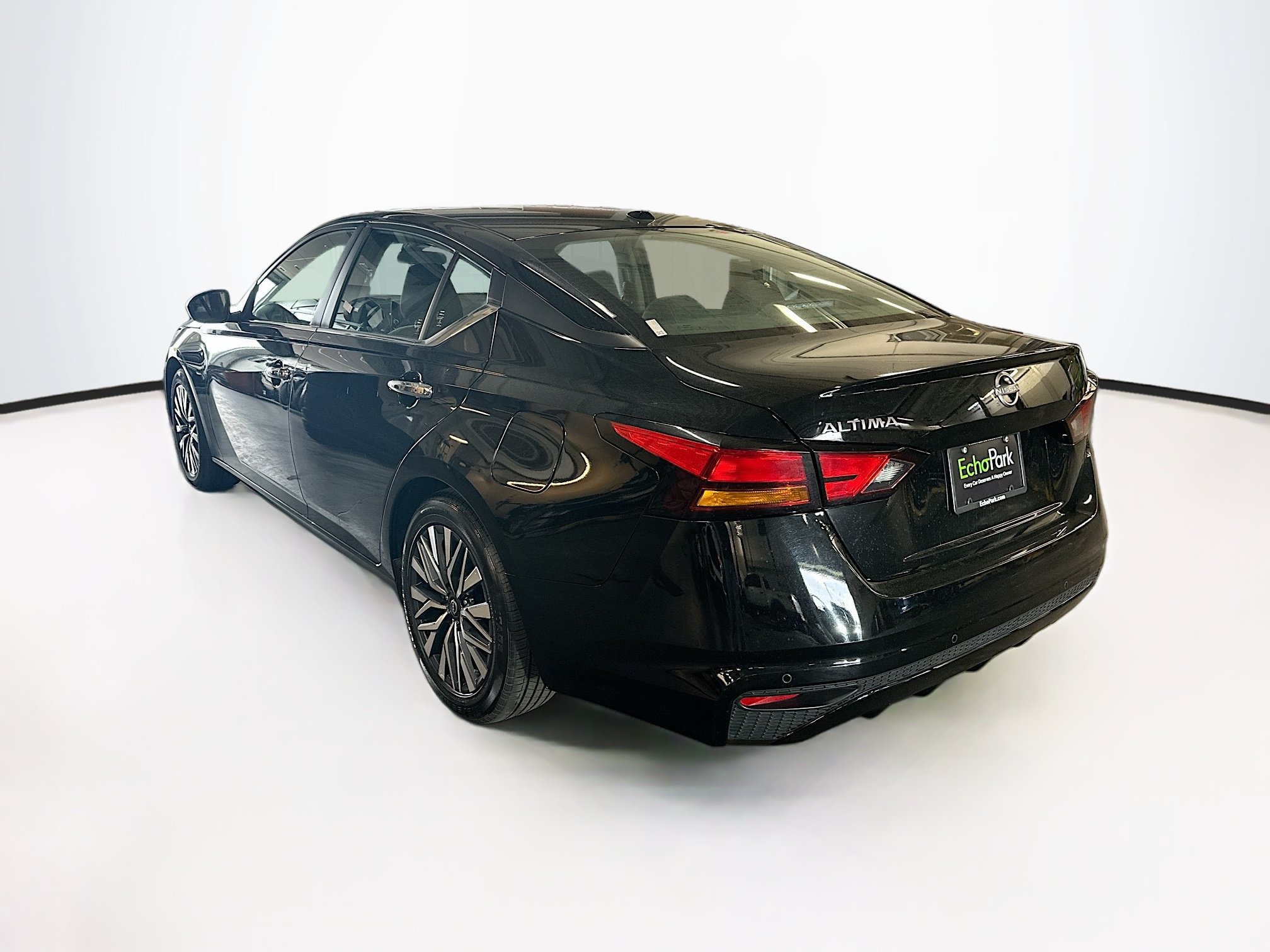 Used 2025 Nissan Altima 2.5 SV FWD image 5
