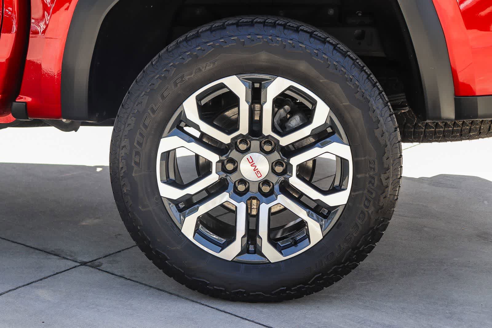 Used 2024 GMC Canyon AT4 w/ Canyon Safety Plus Package AWD/4WD image 10