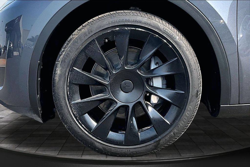 Used 2023 Tesla Model Y Long Range AWD/4WD image 6