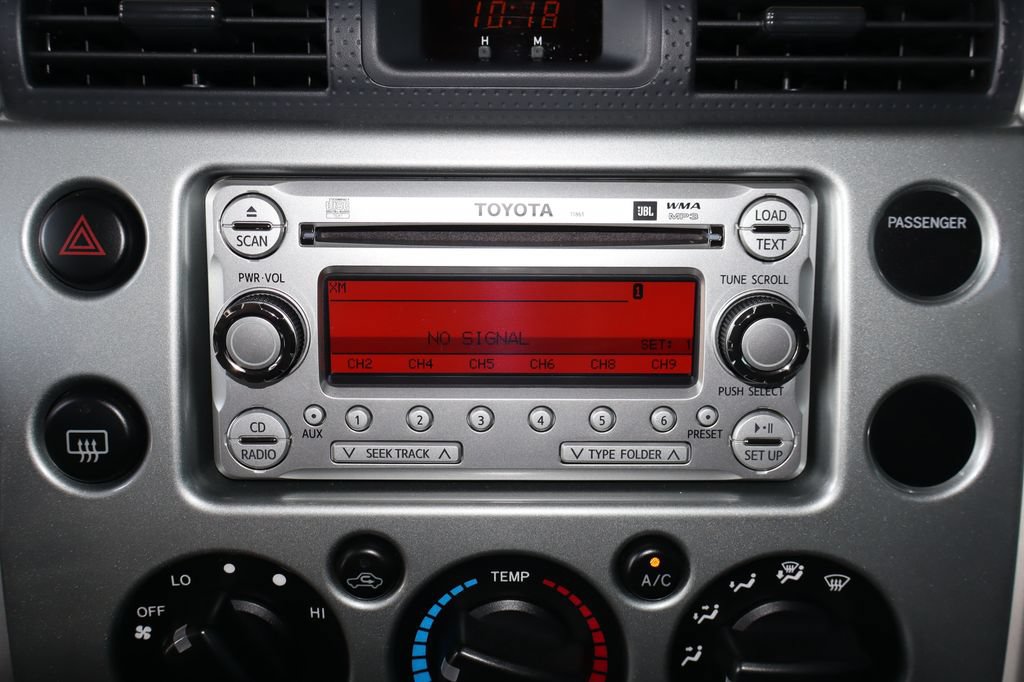 Used 2012 Toyota FJ Cruiser 4WD w/ Upgrade Pkg image 28