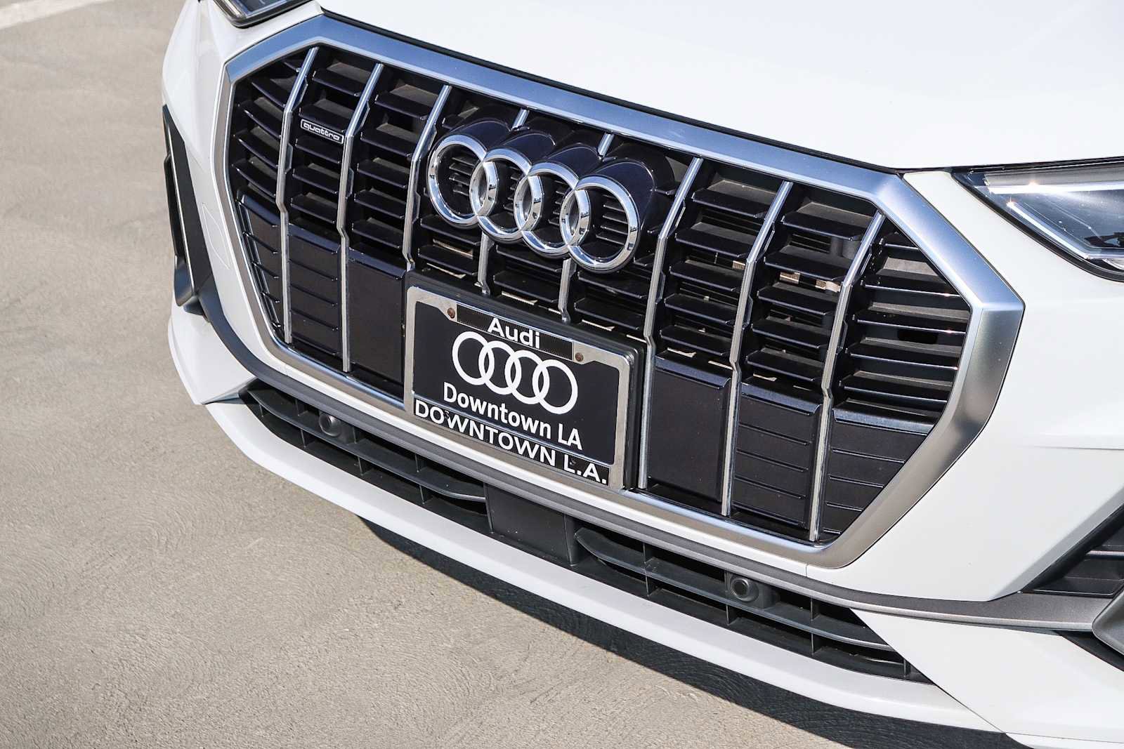 Used 2023 Audi Q3 2.0T Premium w/ Convenience Package image 8