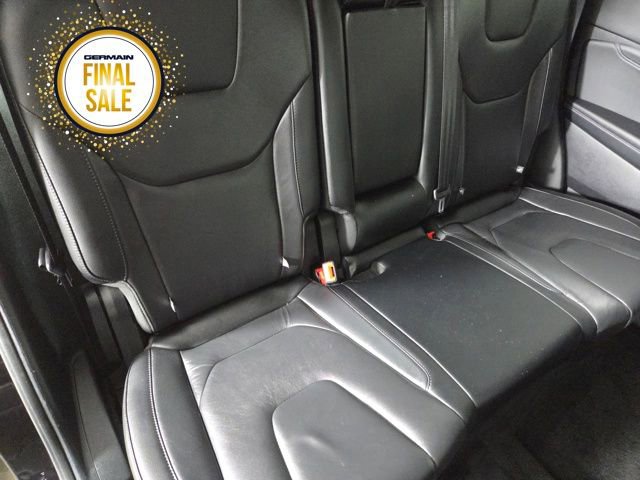 Used 2019 Ford Edge Titanium w/ Cold Weather Package image 18