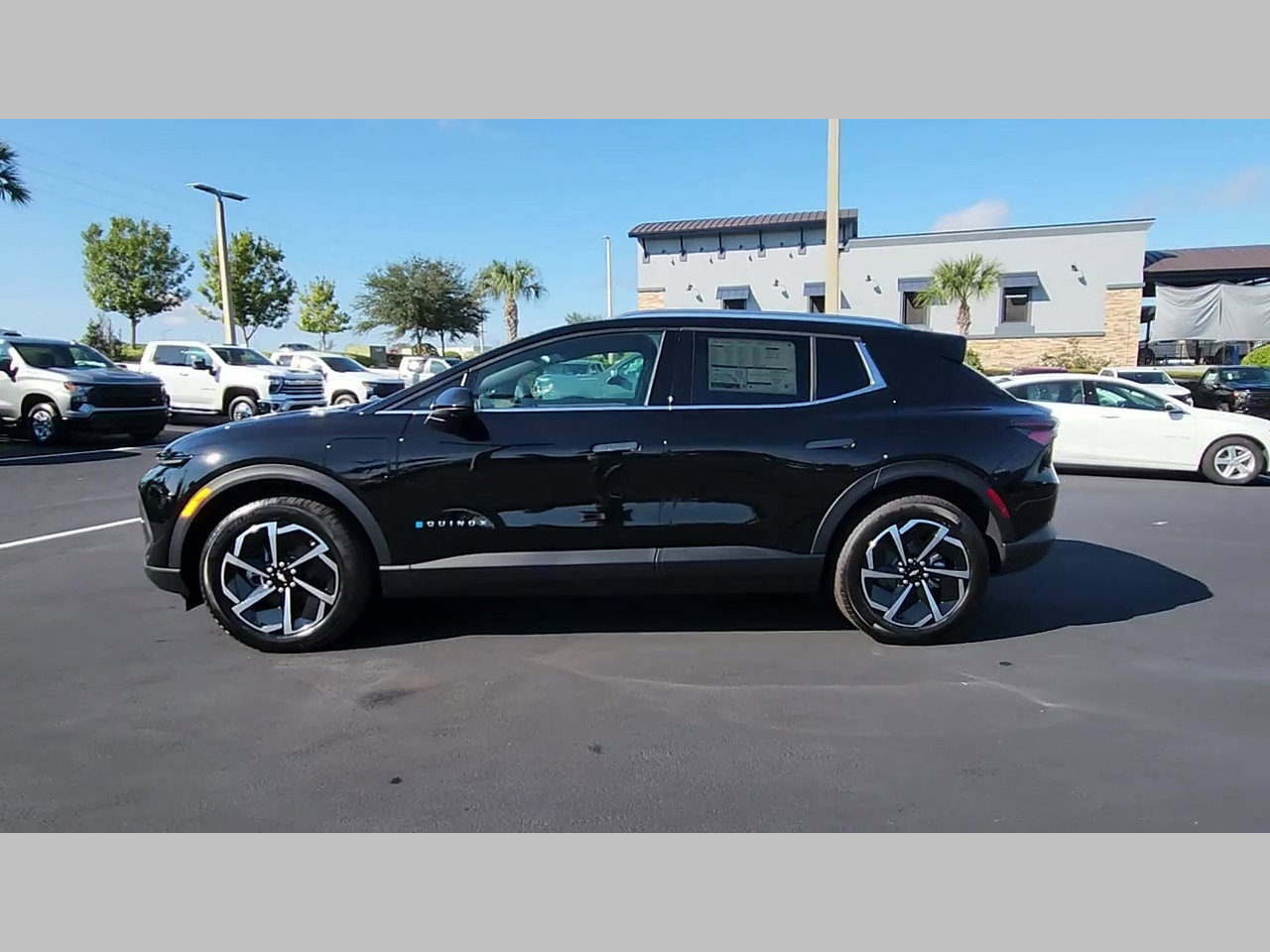 New 2026 Chevrolet Equinox EV LT AWD/4WD image 19
