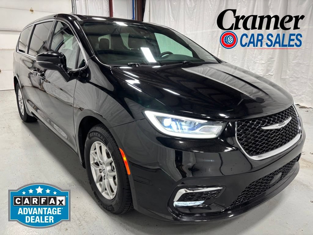 Used 2025 Chrysler Pacifica Select FWD video 1