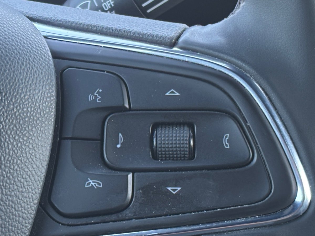 Used 2025 Buick Envista Preferred w/ Convenience I Package image 13