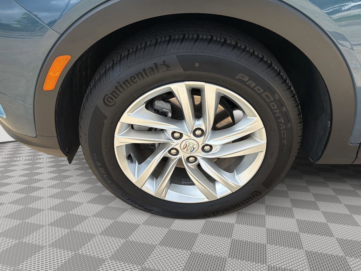 Used 2024 Buick Envista Preferred w/ Advanced Safety Package image 9