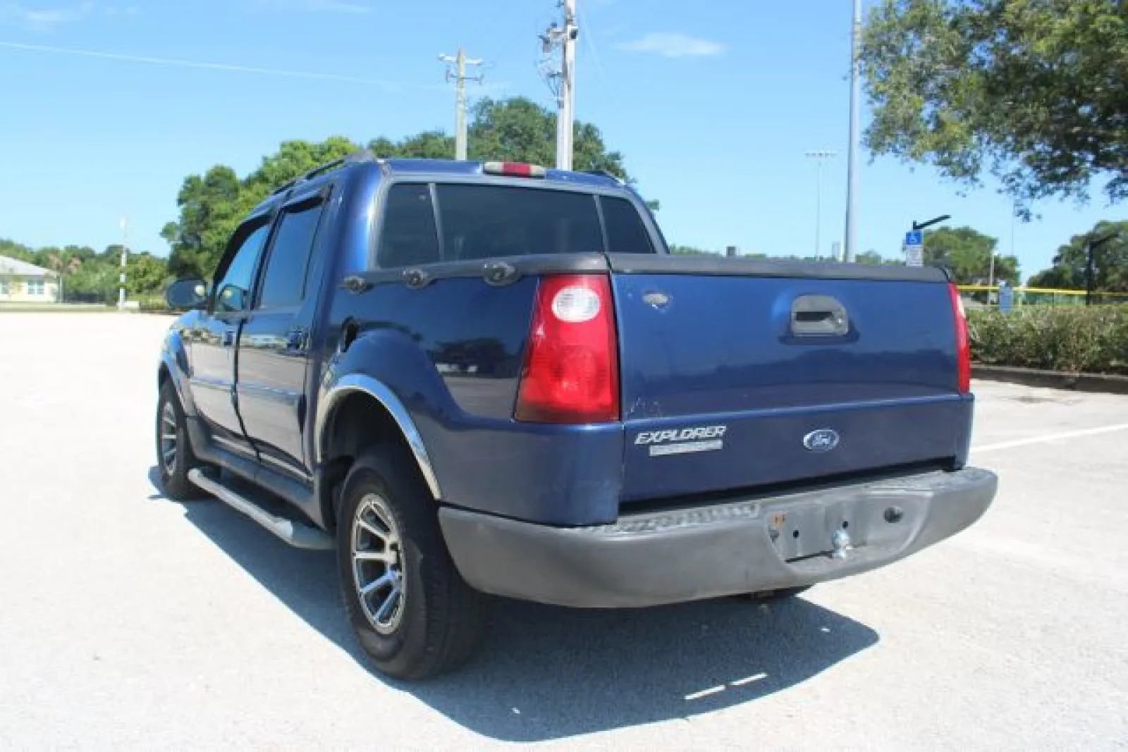 Used 2005 Ford Explorer Sport Trac XLT RWD image 9