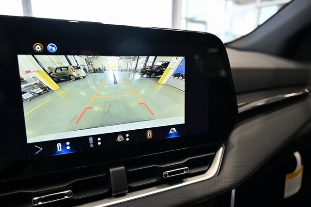 New 2026 Chevrolet Equinox LT w/ Convenience Package II image 16