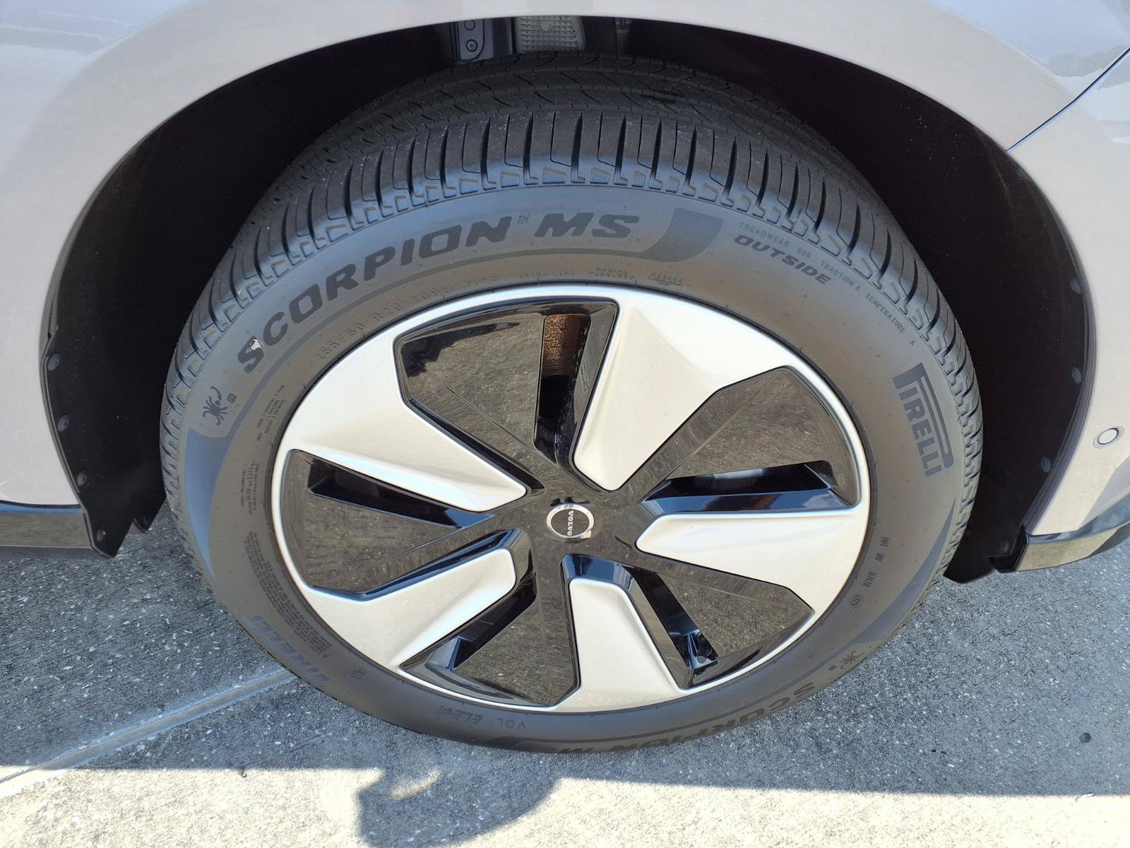 New 2026 Volvo EX90 Plus RWD image 9
