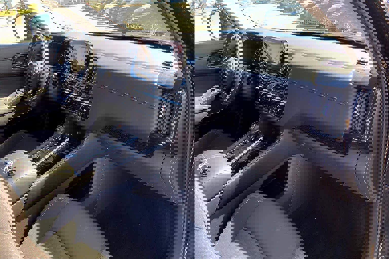 Used 2025 Nissan Pathfinder SV image 16