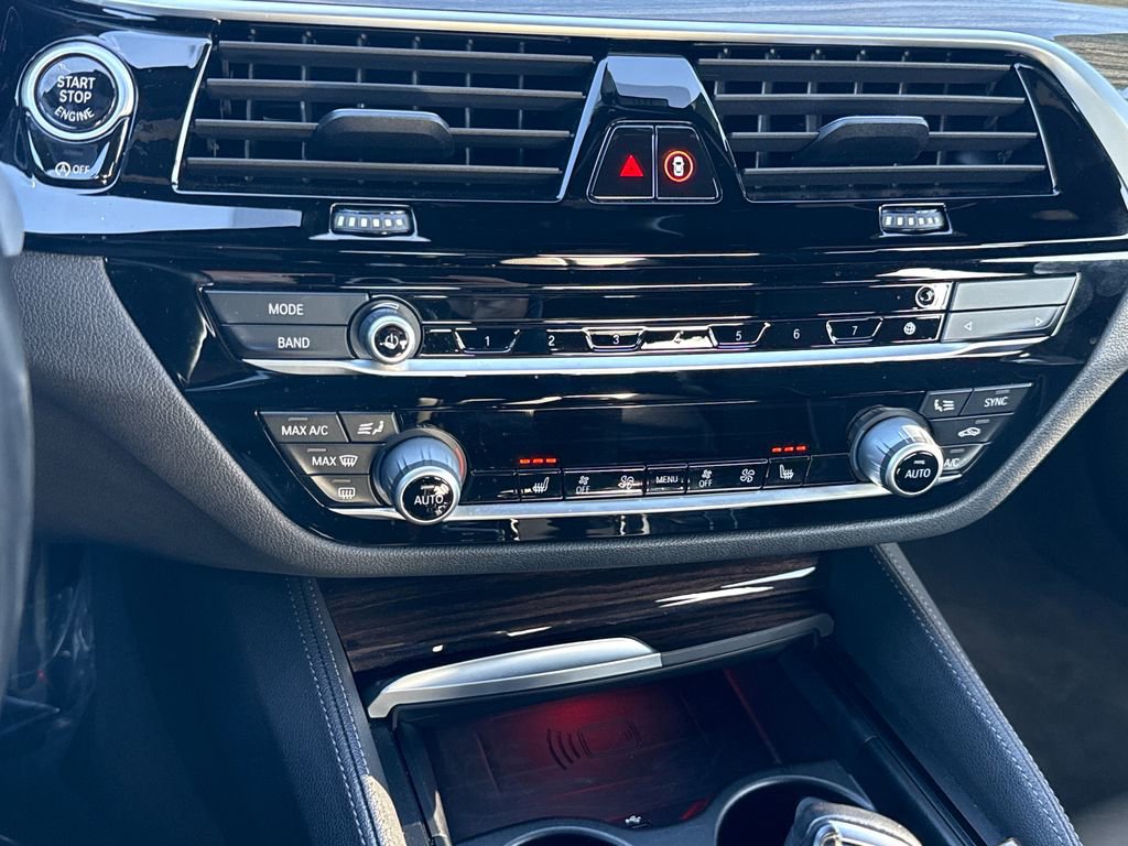 Used 2021 BMW M550i xDrive image 23