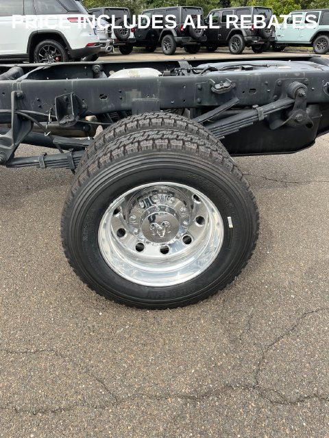 New 2026 RAM 5500 Tradesman AWD/4WD image 13
