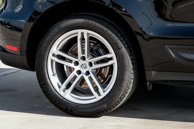 Used 2025 Porsche Macan AWD/4WD image 65