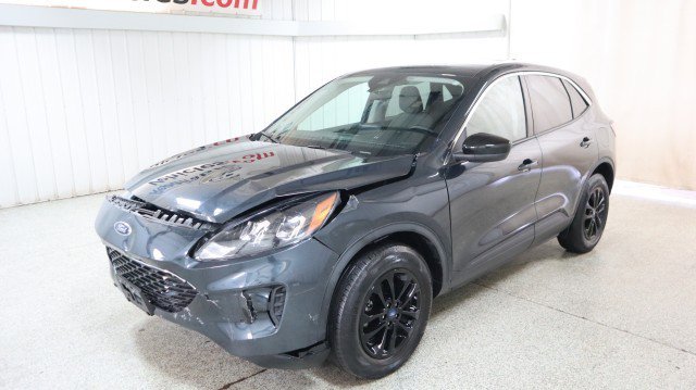 Used 2022 Ford Escape SE image 2