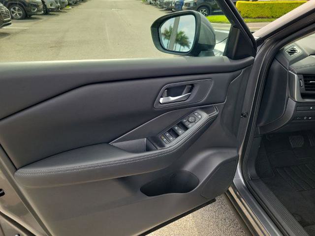 Certified 2026 Nissan Rogue SV image 21