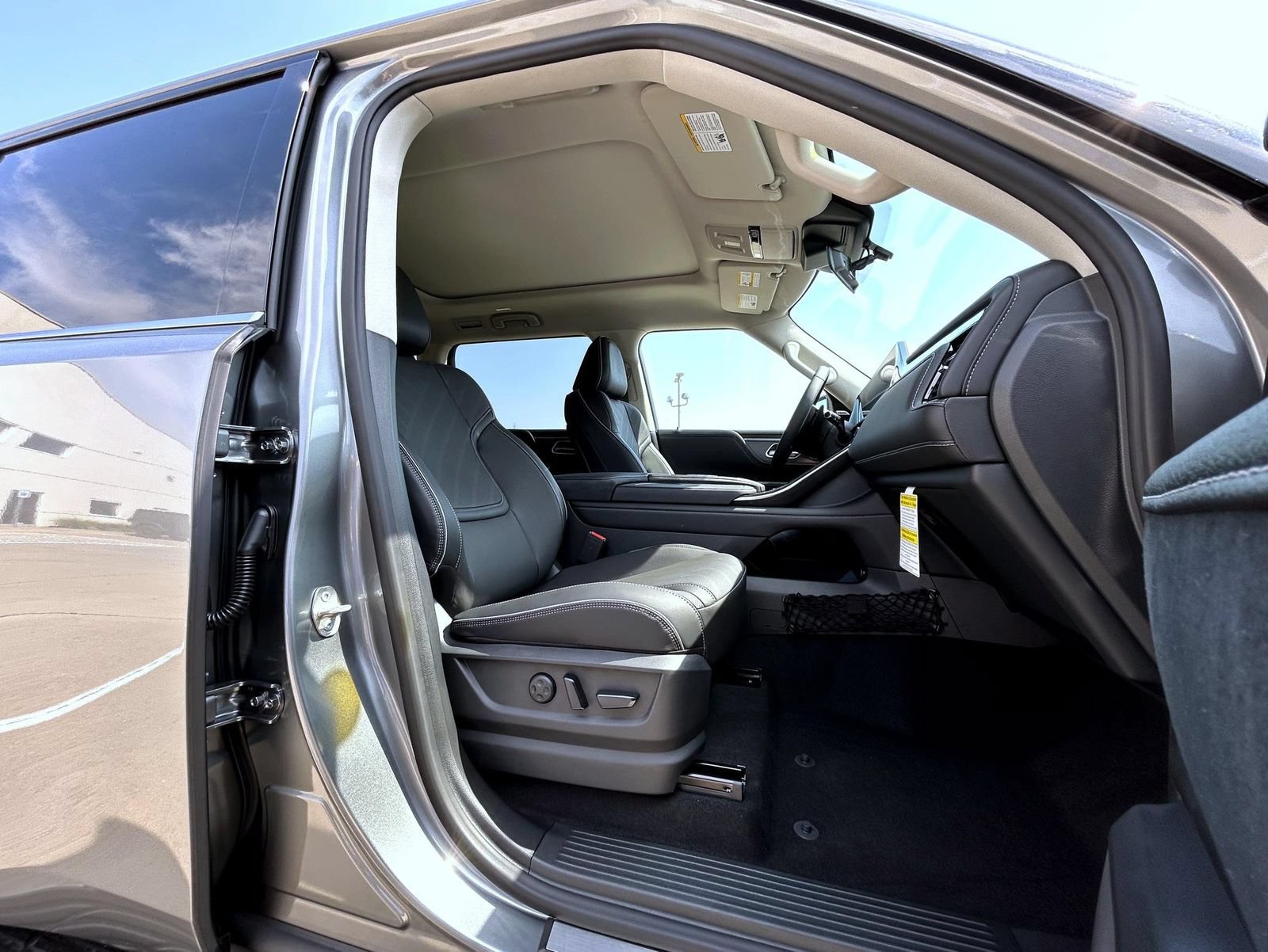 New 2027 INFINITI QX80 Luxe w/ Cargo Package AWD/4WD image 14