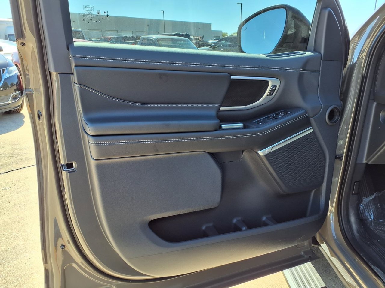 New 2027 Ford Expedition Max Platinum w/ Stealth Appearance Package AWD/4WD image 23