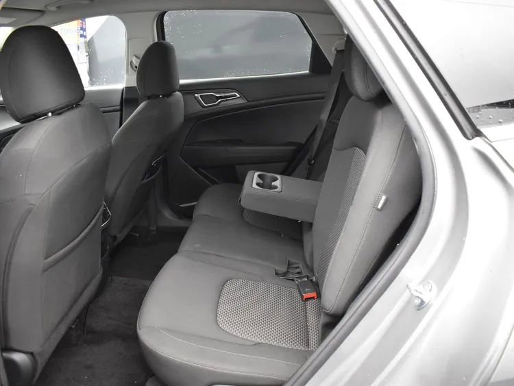 Used 2024 Kia Sportage LX image 15