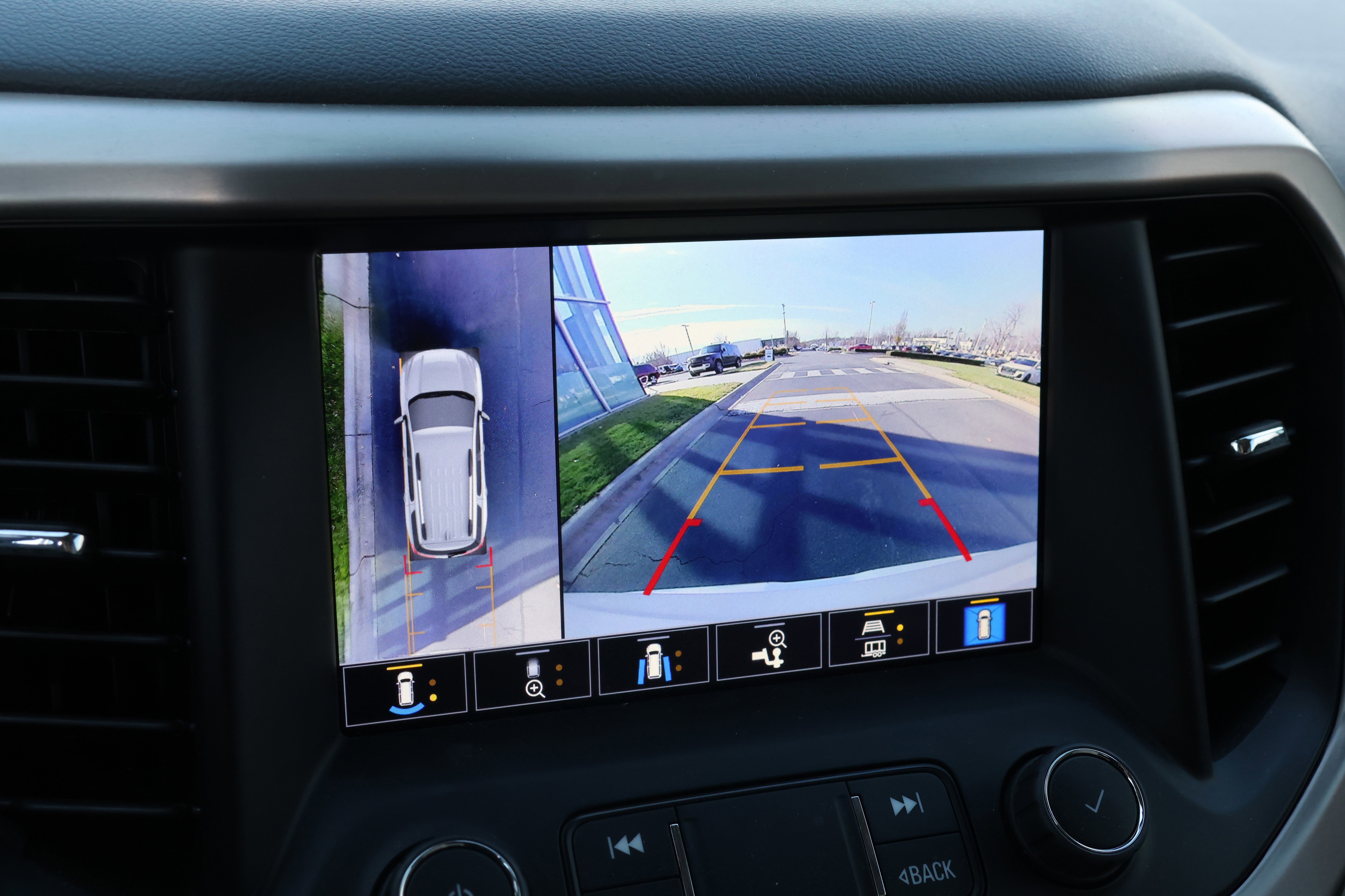 Used 2023 GMC Acadia Denali w/ Denali Ultimate Package image 26