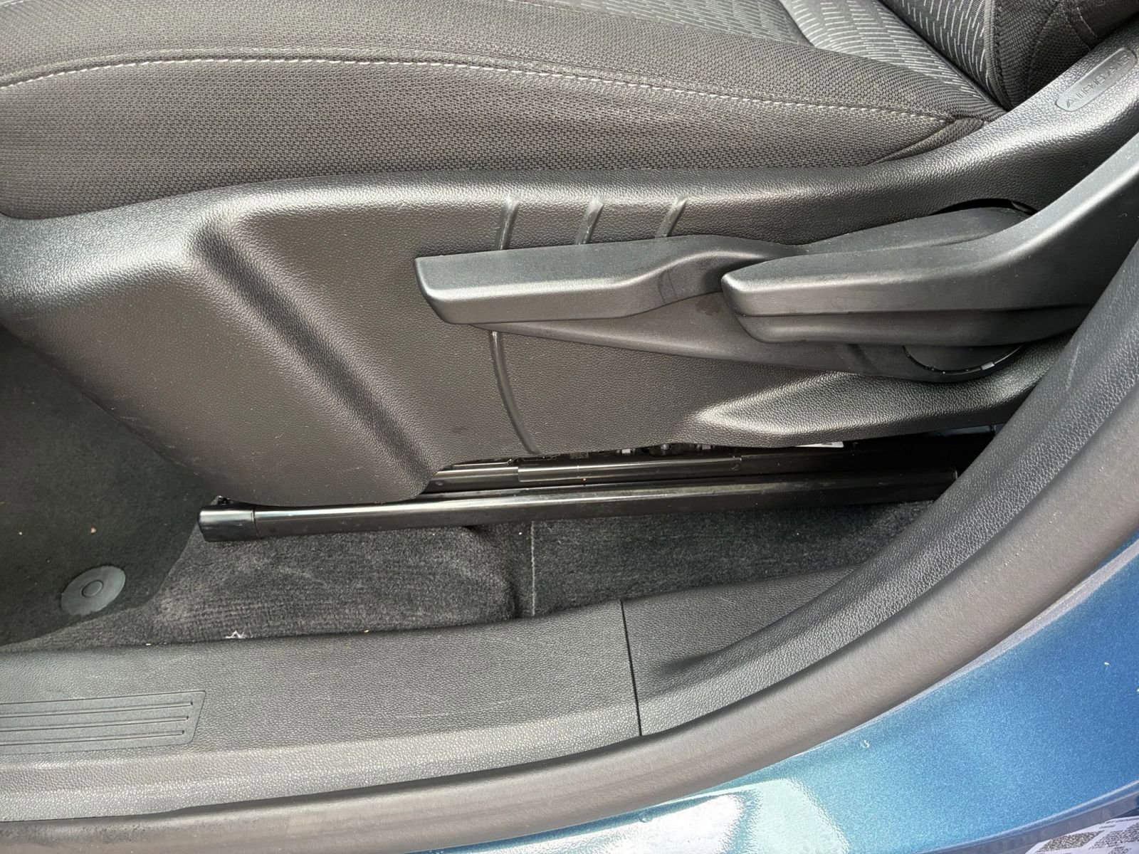 Used 2025 Chevrolet Equinox LT FWD image 23